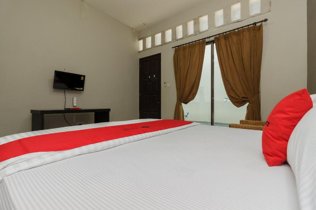 Богор: RedDoorz Syariah near Taman Air Mancur Bogor