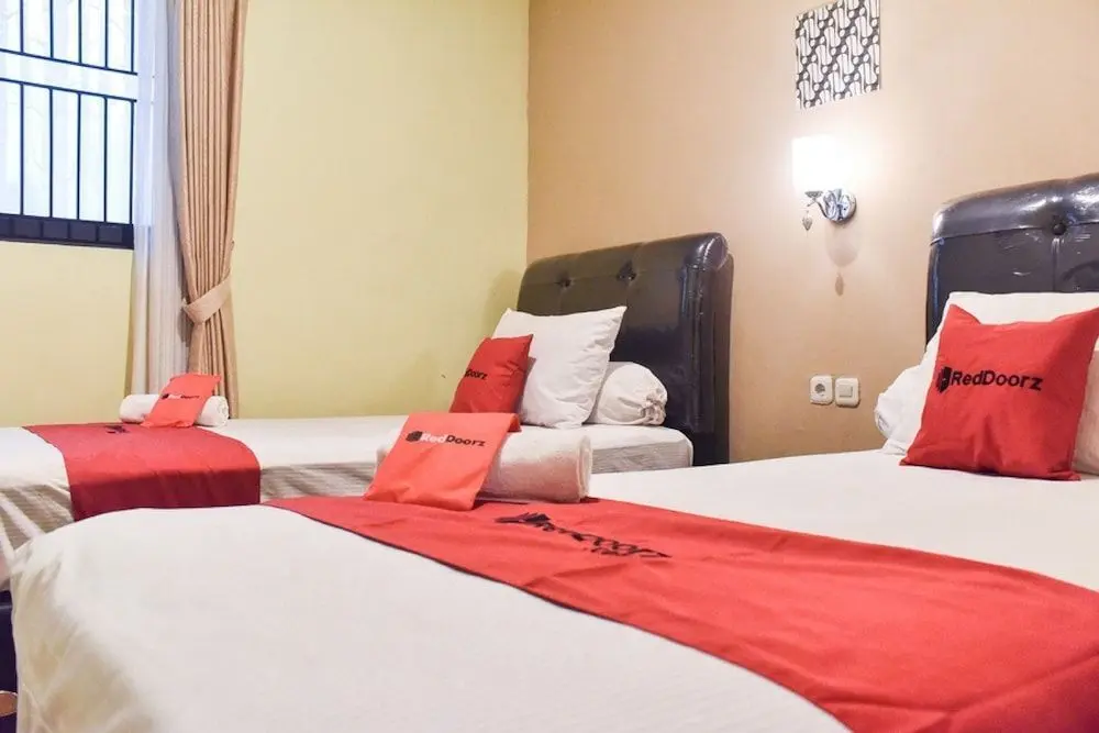 Сурабая: RedDoorz near Surabaya Town Square