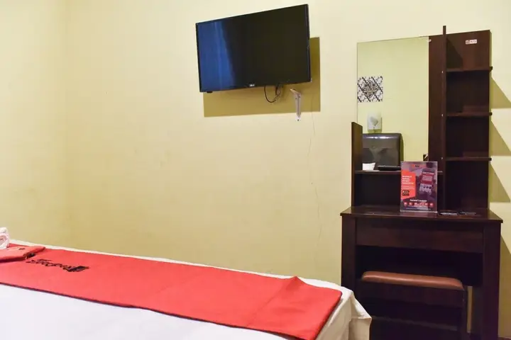 Сурабая: RedDoorz near Surabaya Town Square