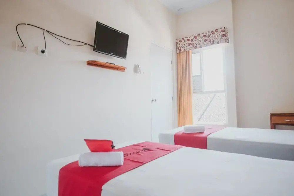 Бангунтапан: RedDoorz near Ambarukmo Yogyakarta