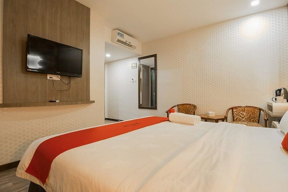 Батам: RedDoorz Plus near Mall Nagoya Hill Batam 3