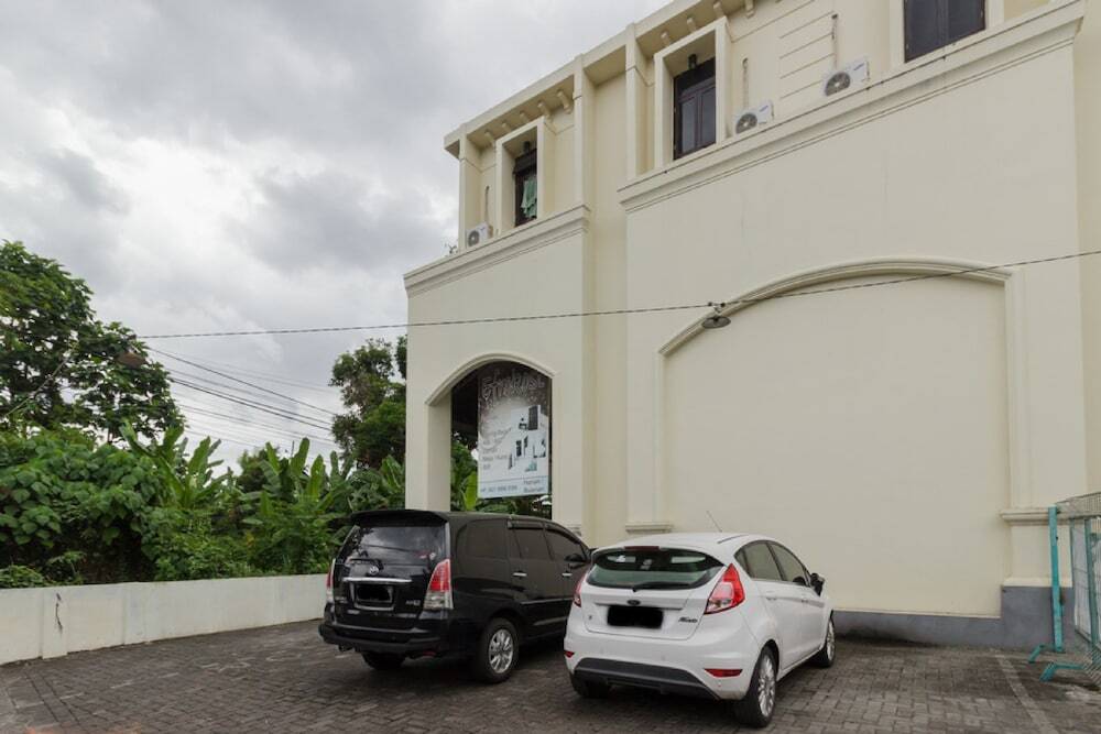 Вори: RedDoorz @ Malalayang 2 Manado