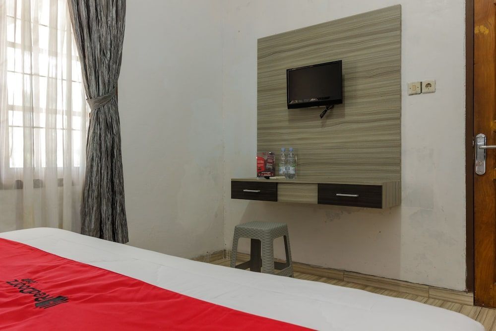 Бенгкулу: RedDoorz near Pantai Panjang Bengkulu