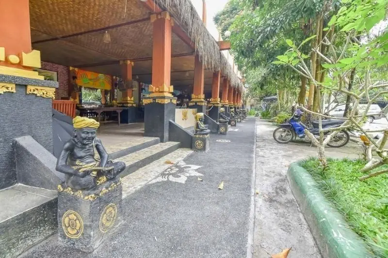 Себату: RedDoorz Plus near Tirta Empul Temple Ubud