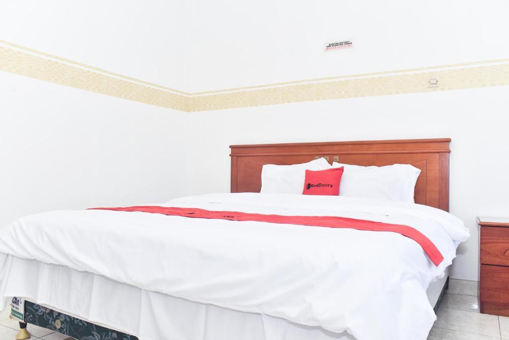 Сурабая: RedDoorz near Lenmarc Mall Surabaya