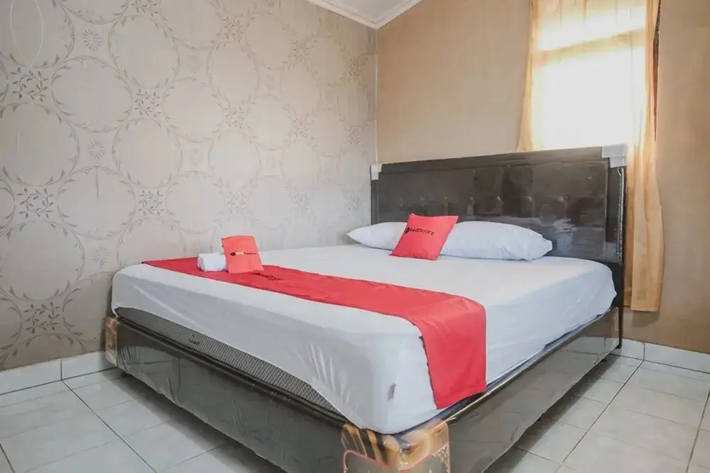 Батуретно: RedDoorz @ Jalan Monjali