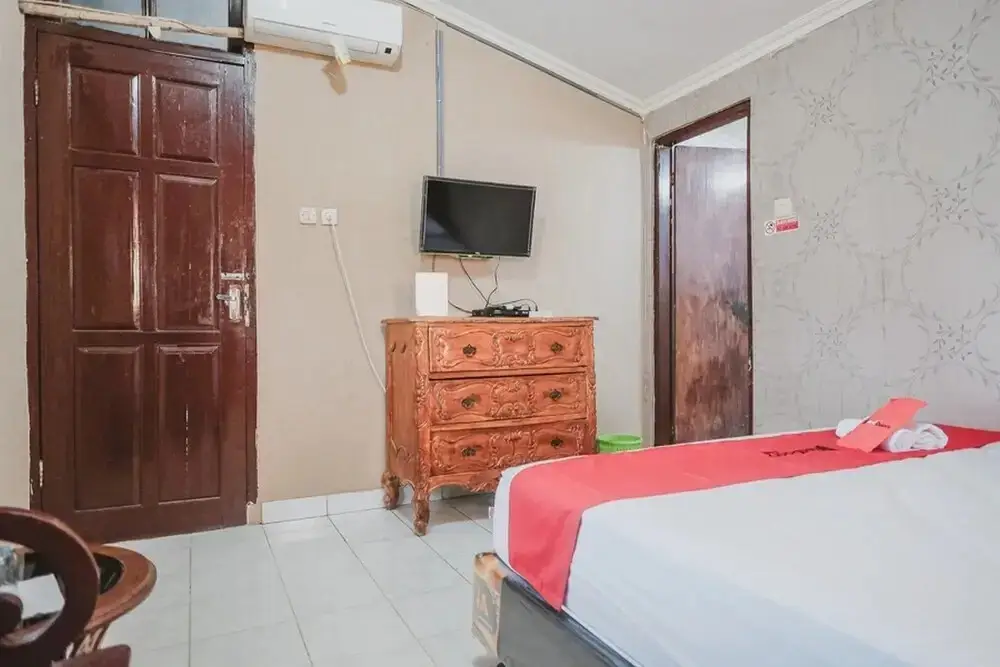Батуретно: RedDoorz @ Jalan Monjali