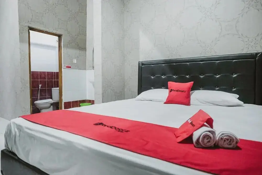 Батуретно: RedDoorz @ Jalan Monjali