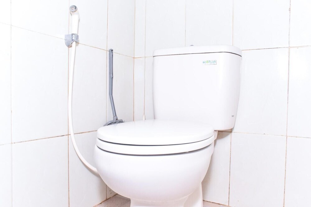 Макассар: RedDoorz Syariah near Jalan Somba Opu