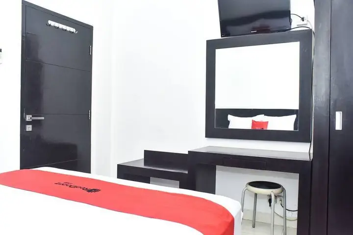 Макассар: RedDoorz Syariah near Jalan Somba Opu