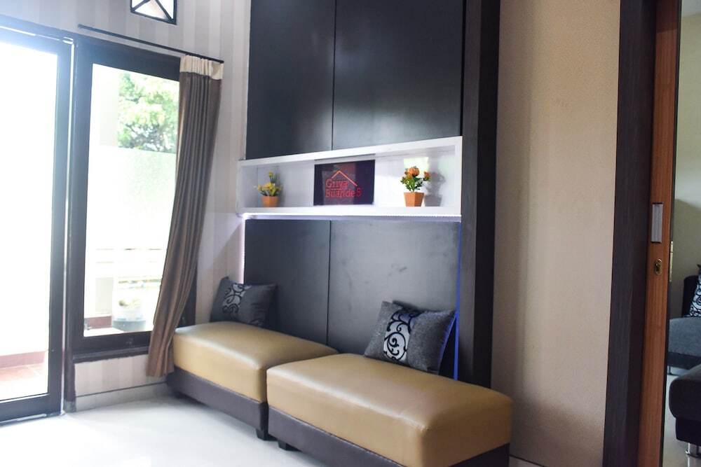 Сидоарджо: RedDoorz Syariah near Gelora Delta Sidoarjo 2