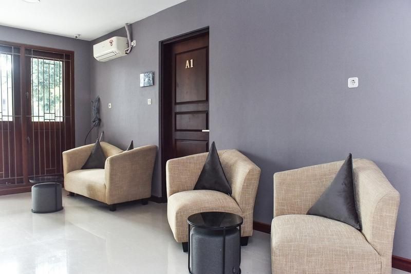 Сурабая: Reddoorz Plus Near Stasiun Tvri Surabaya