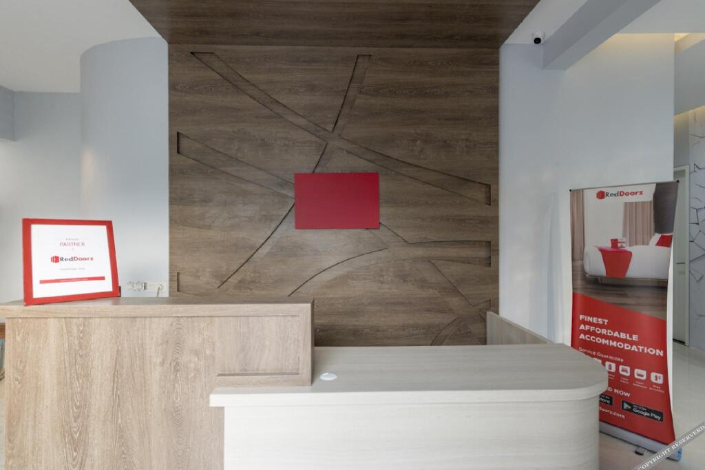 Сурабая: Reddoorz Plus Near Stasiun Tvri Surabaya