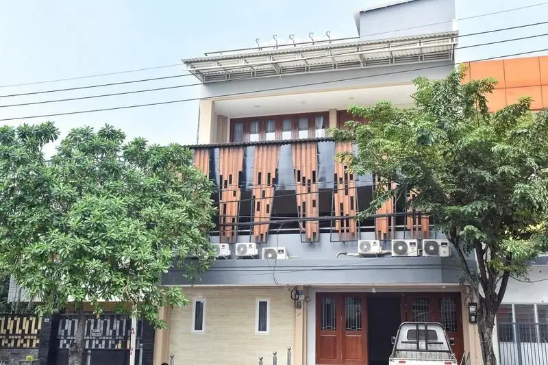Сурабая: Reddoorz Plus Near Stasiun Tvri Surabaya