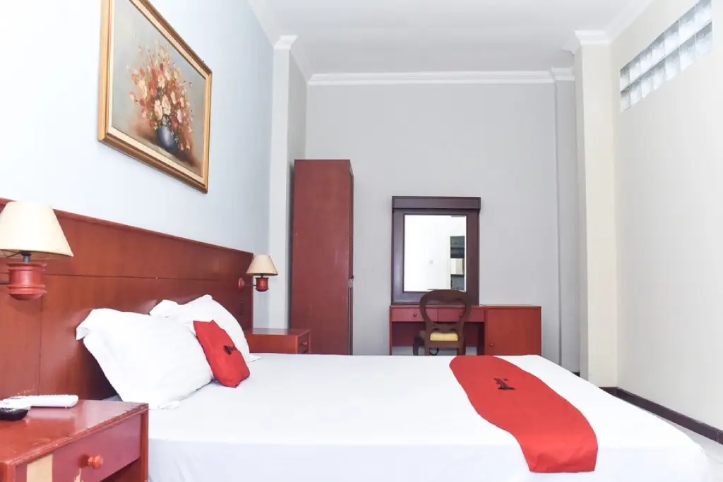 Маланг: RedDoorz near Kampung Warna Warni