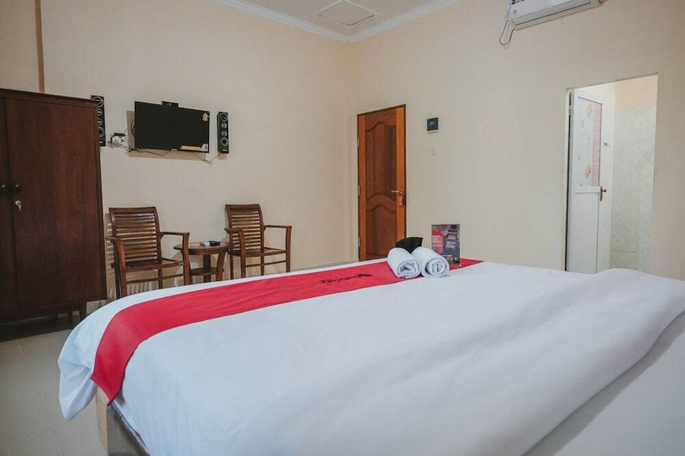 Медан: RedDoorz near Ringroad City Walks Medan