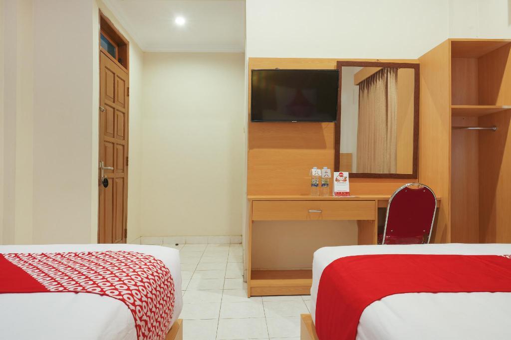 Депок: OYO 902 Hotel Pondok Anggun