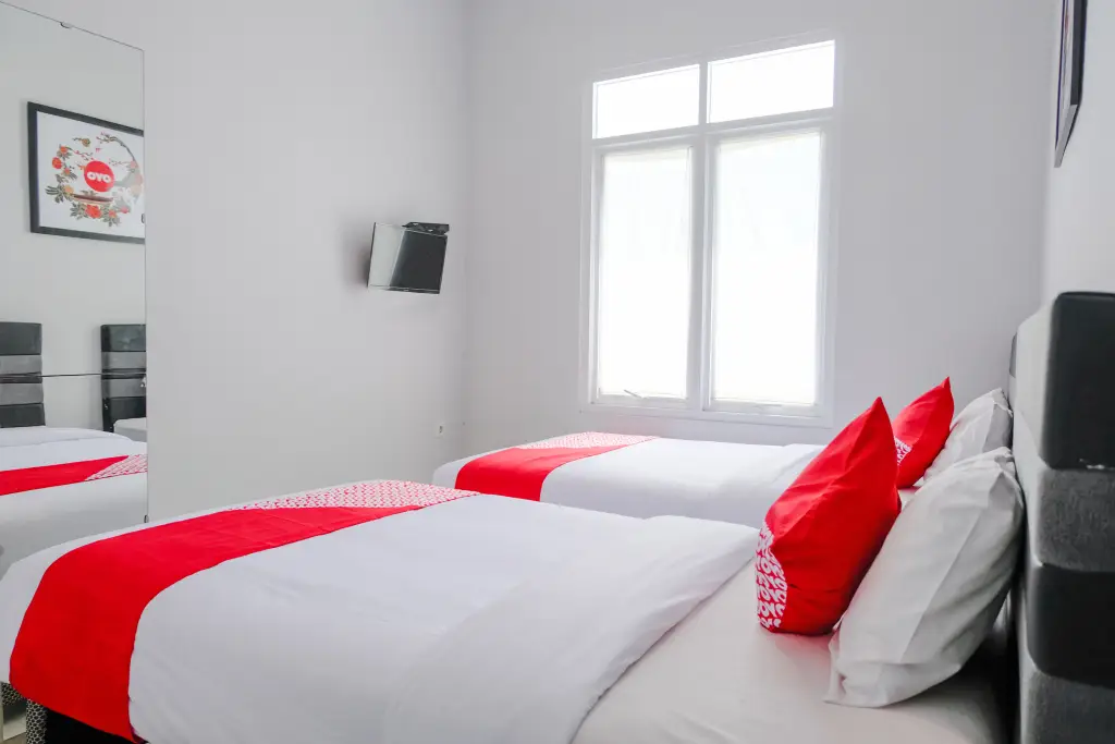 Джембер: OYO 995 Alice's Homestay Syariah