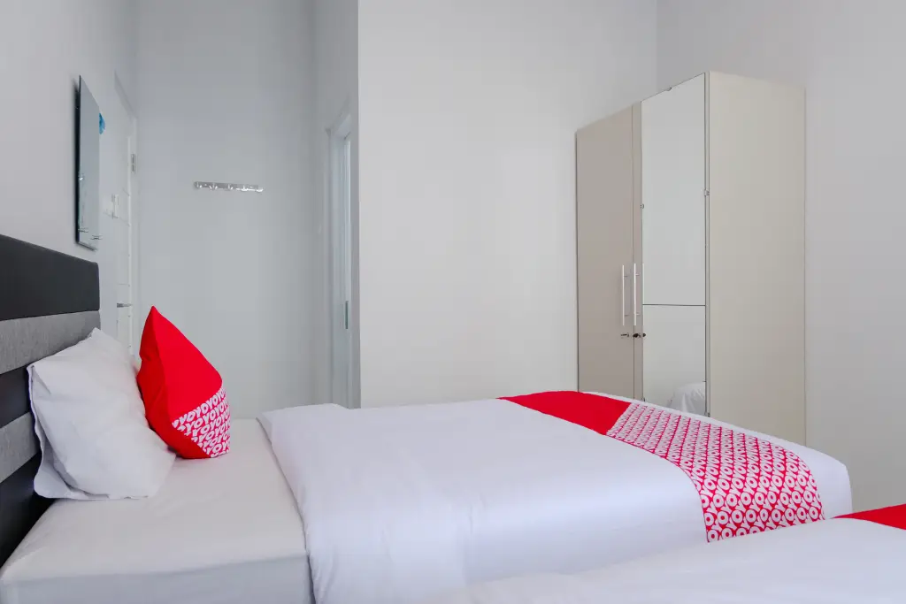 Джембер: OYO 995 Alice's Homestay Syariah