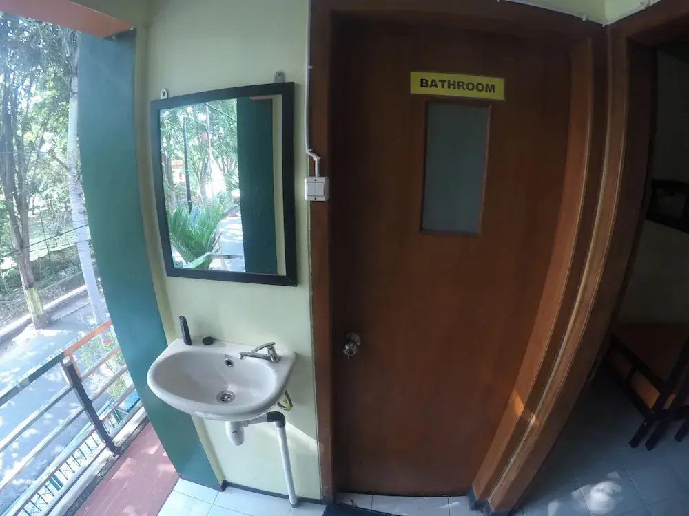 Проболинго: Dhika Adventure - Hostel