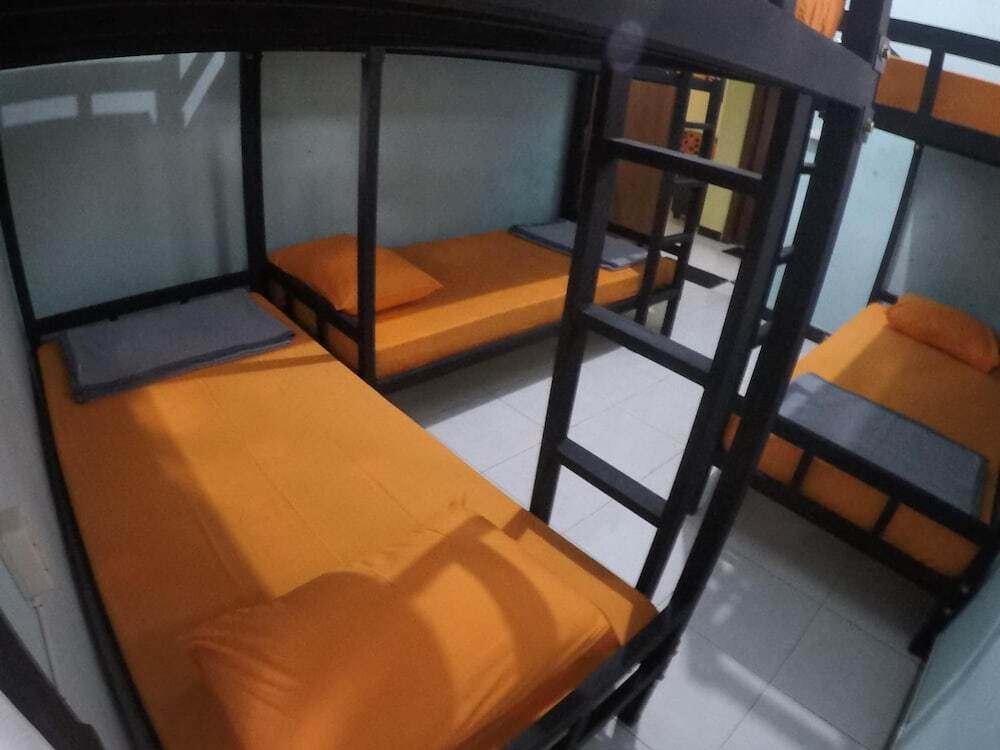 Проболинго: Dhika Adventure - Hostel