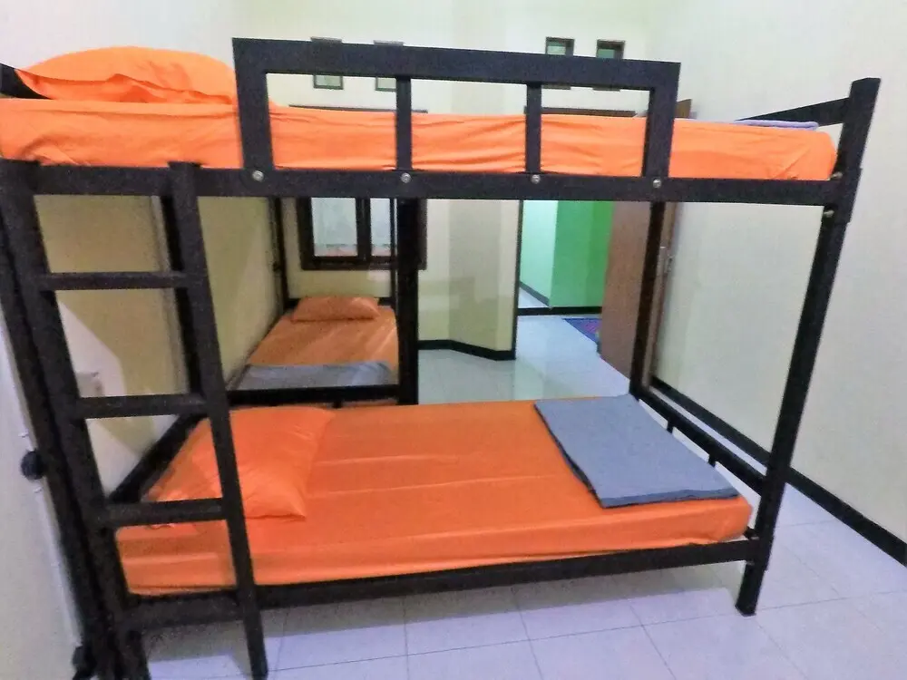 Проболинго: Dhika Adventure - Hostel