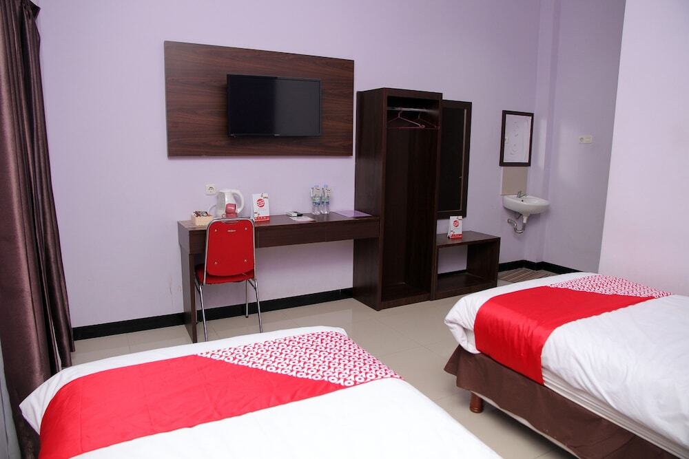 Палу: OYO 1138 Purple Hotel