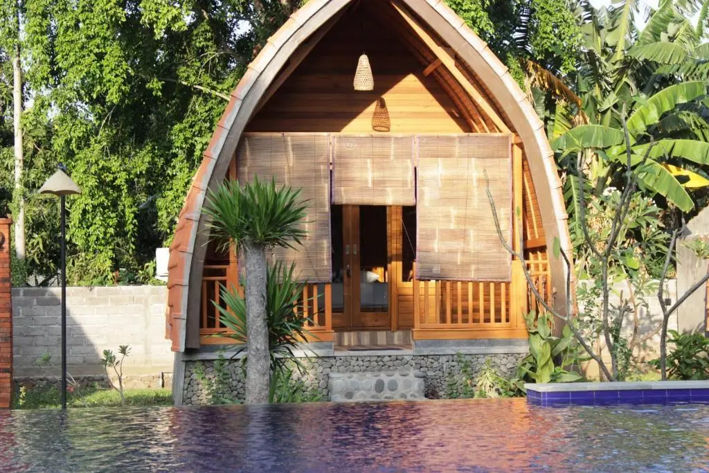 Пемутеран: Kubu Padi Wooden House