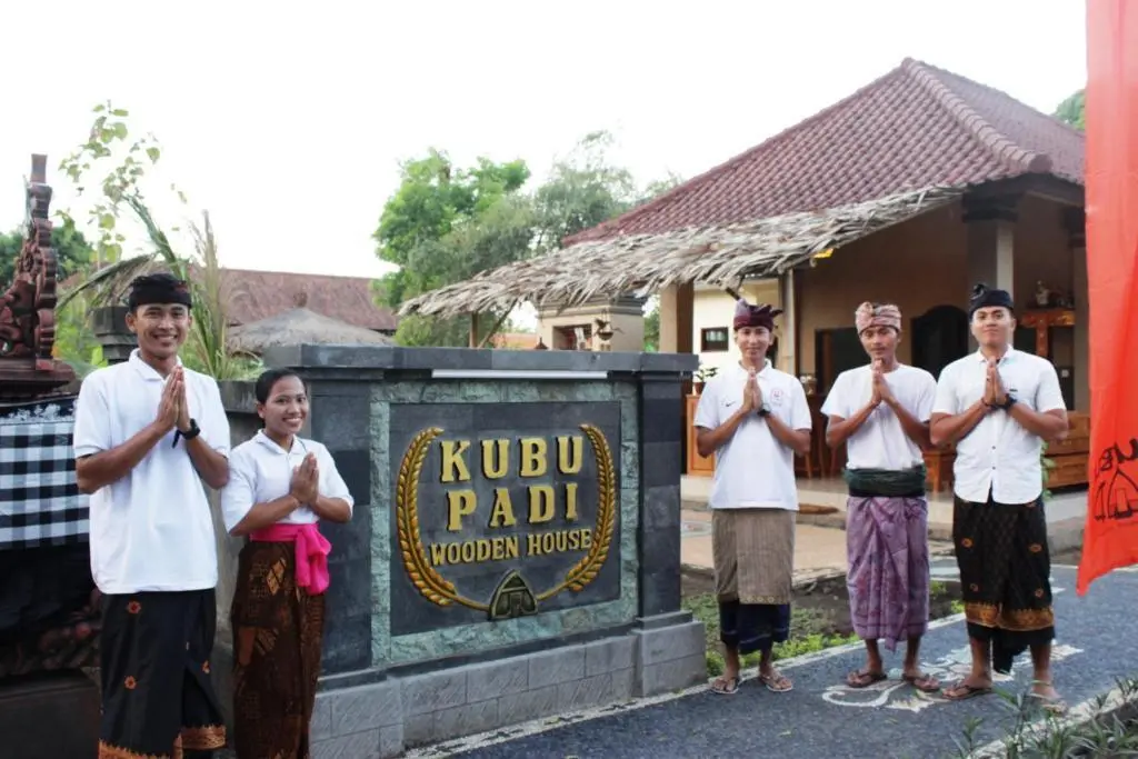 Пемутеран: Kubu Padi Wooden House