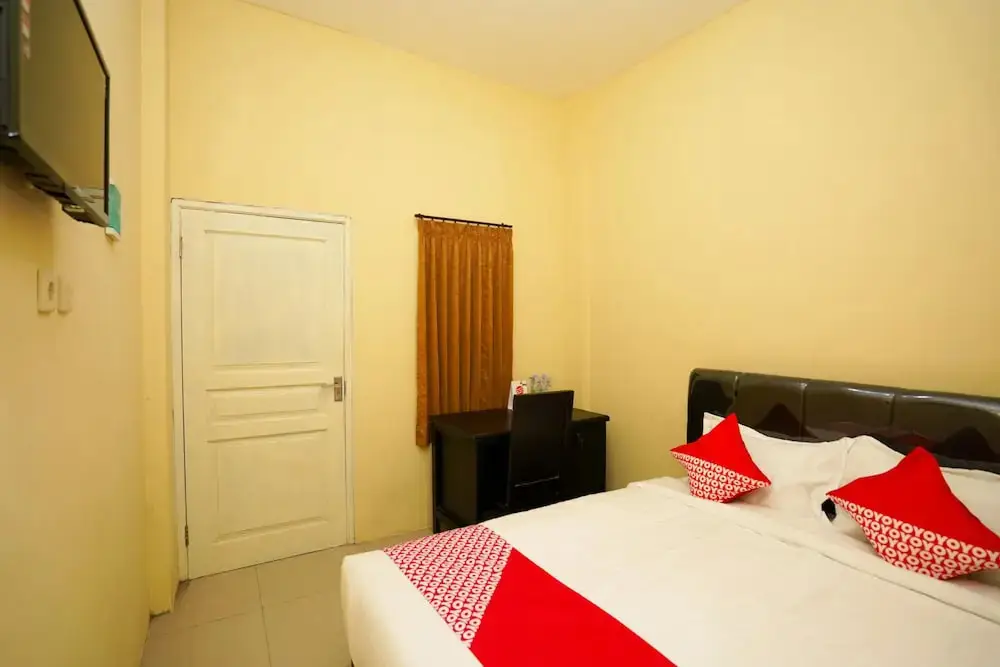 Сурабая: OYO 998 La'ana Residence Syariah