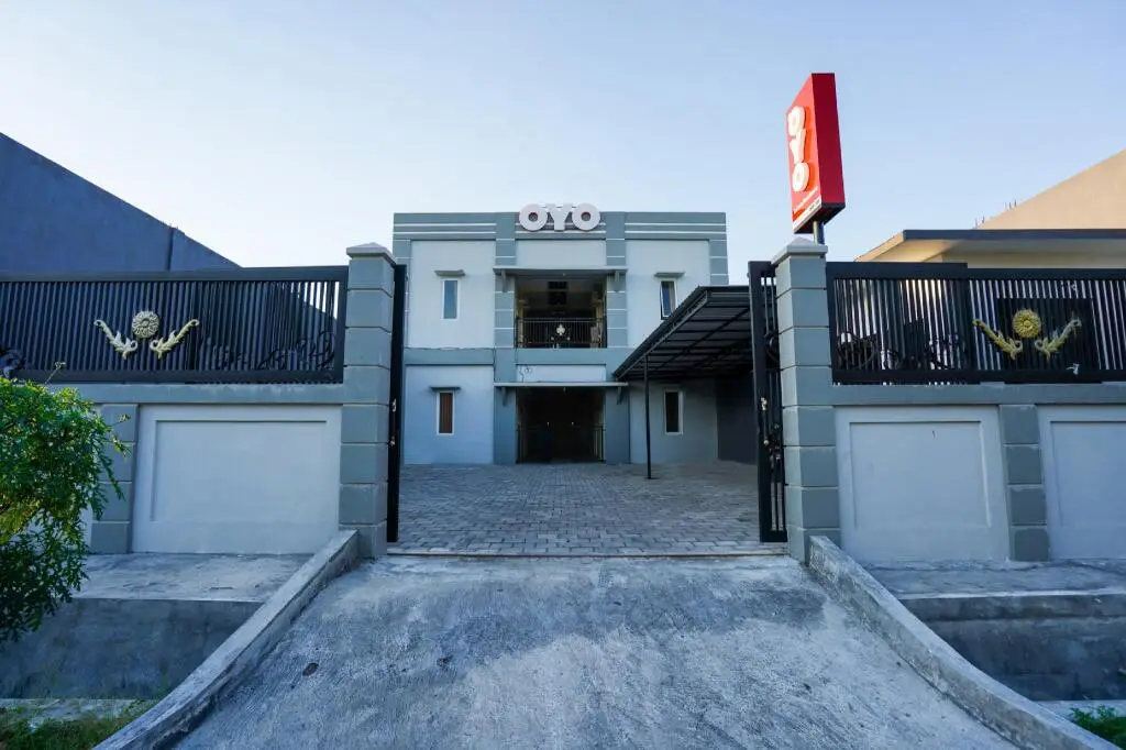 Сурабая: OYO 998 La'ana Residence Syariah