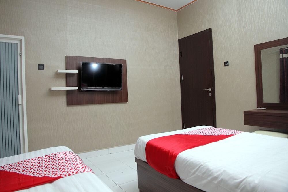 Палу: OYO 840 Hotel Dely