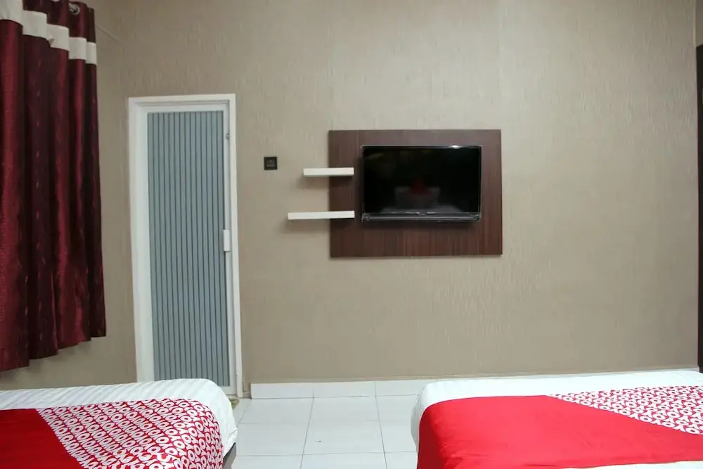 Палу: OYO 840 Hotel Dely