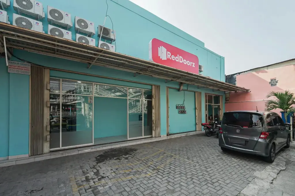 Джакарта: OYO 779 Mn One Residence Syariah Near ITC Cempaka Mas Near Kalbe Farma