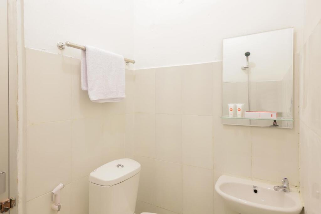 Джакарта: OYO 779 Mn One Residence Syariah Near ITC Cempaka Mas Near Kalbe Farma