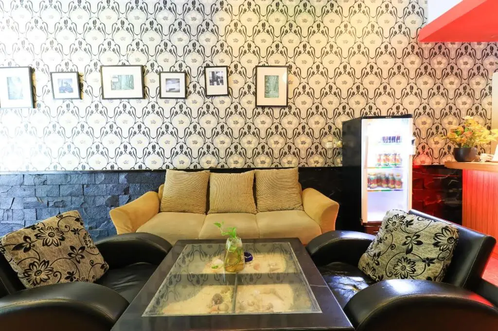 Макассар: Labuana Homestay & Cafe Garden