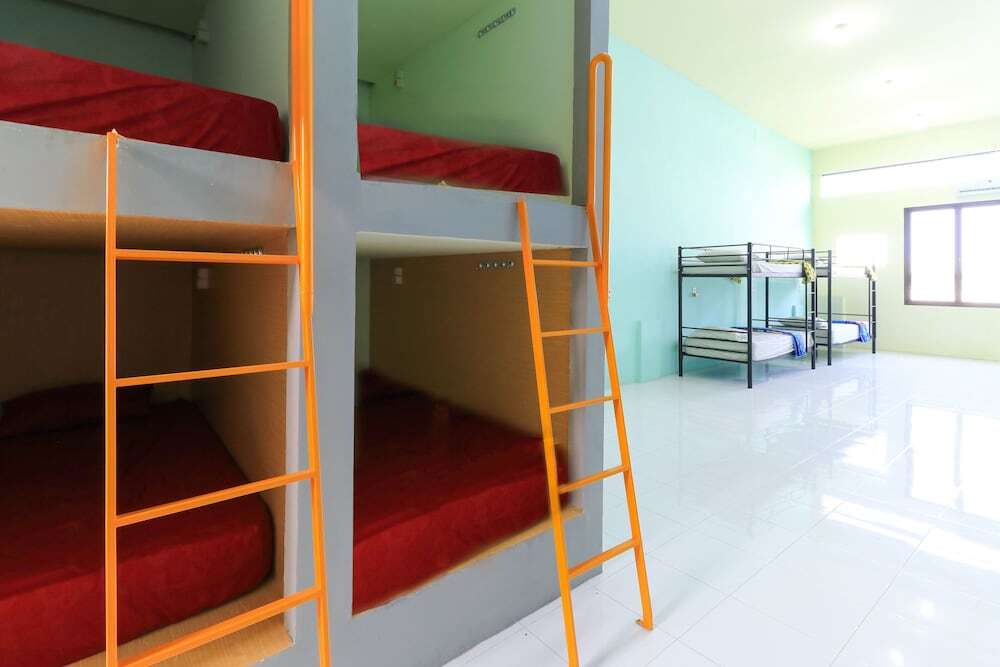 Сурабая: I Stay Hostel