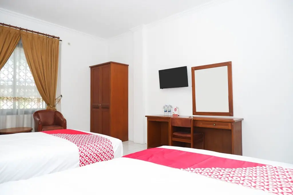 Суракарта: OYO 1136 Hotel Surya Solo