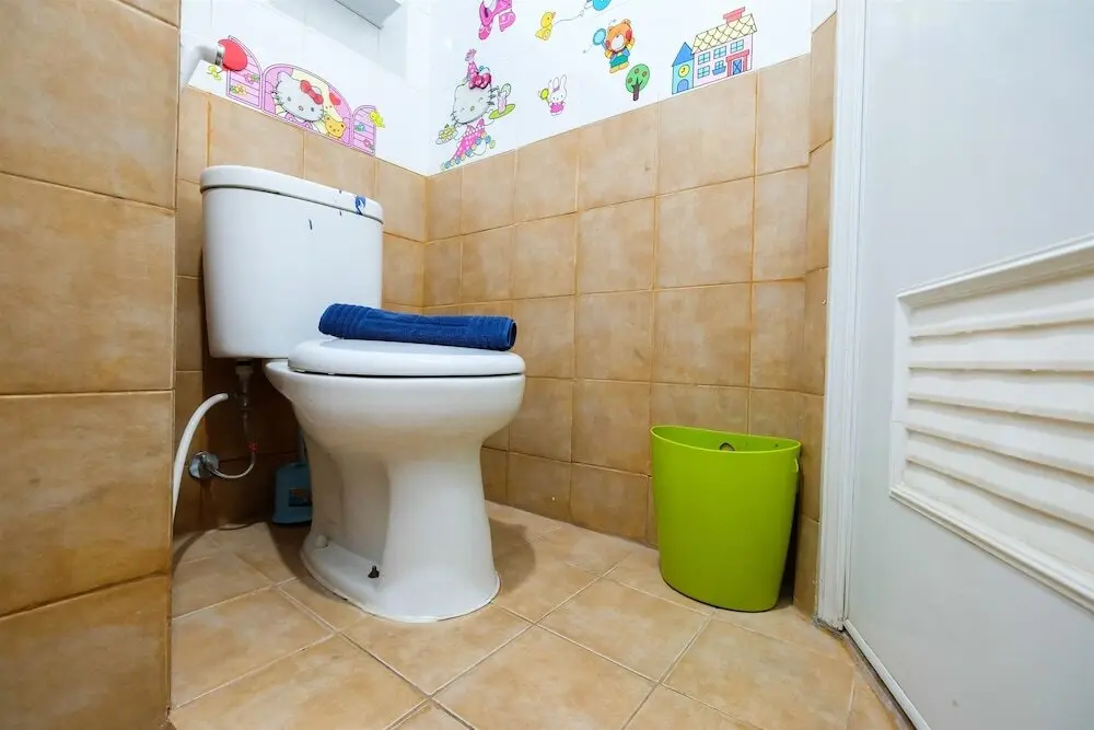 Джакарта: 2BR Artistic Room Green Pramuka Apartment closed to Mall By Travelio