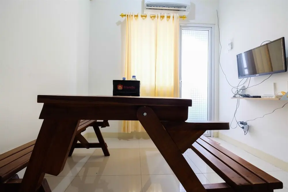Джакарта: 2BR Artistic Room Green Pramuka Apartment closed to Mall By Travelio