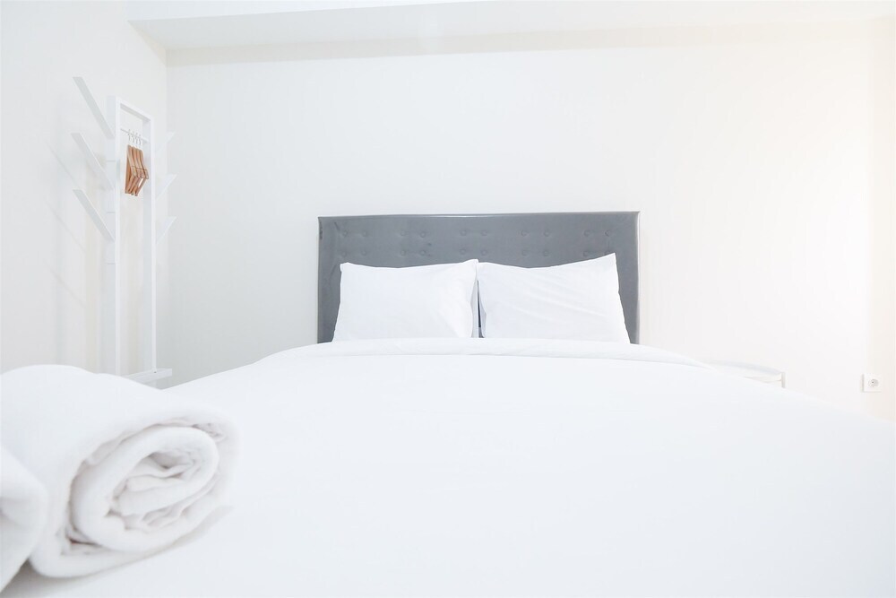 Бекаси: Spacious 2BR The Springlake Apartment