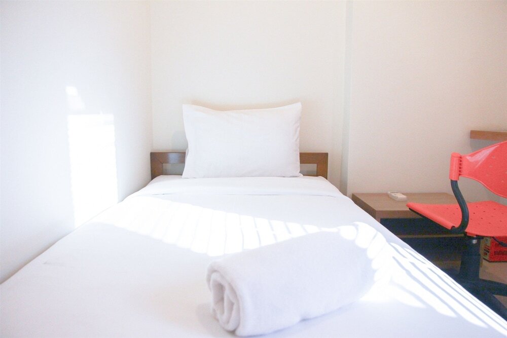 Джакарта: 2BR Hampton's Park Apartment near Pondok Indah