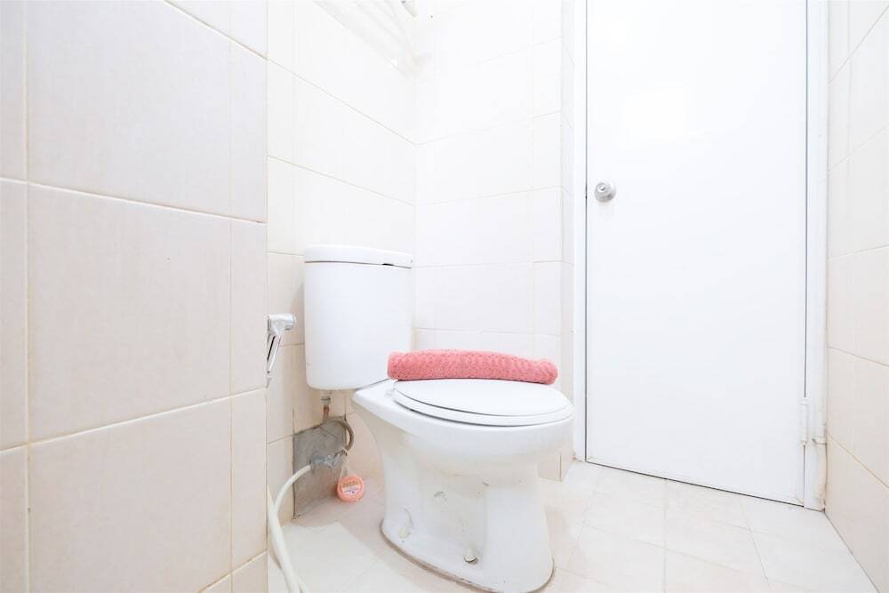 Джакарта: Spacious 3BR at Green Palace Apartment