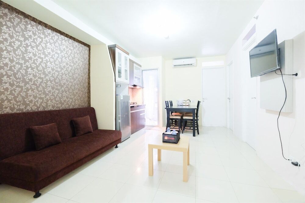 Джакарта: Spacious 3BR at Green Palace Apartment