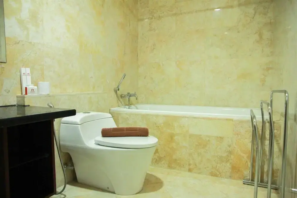 Джакарта: Luxurious 4br Essence Dharmawangsa Apartment