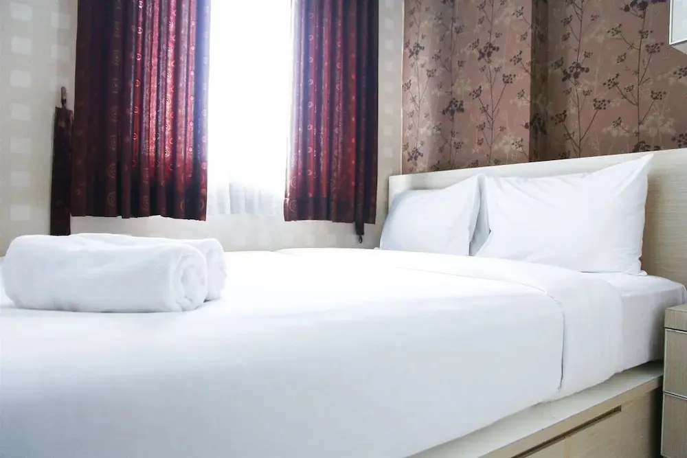 Бекаси: Pool View 2BR Mutiara Bekasi Apartment