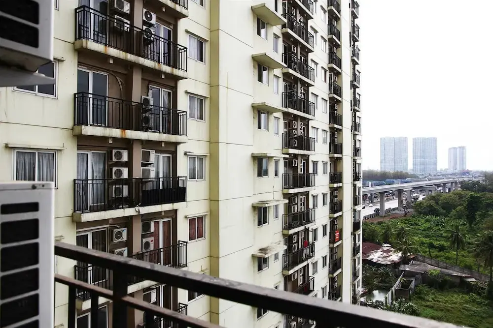 Бекаси: Pool View 2BR Mutiara Bekasi Apartment
