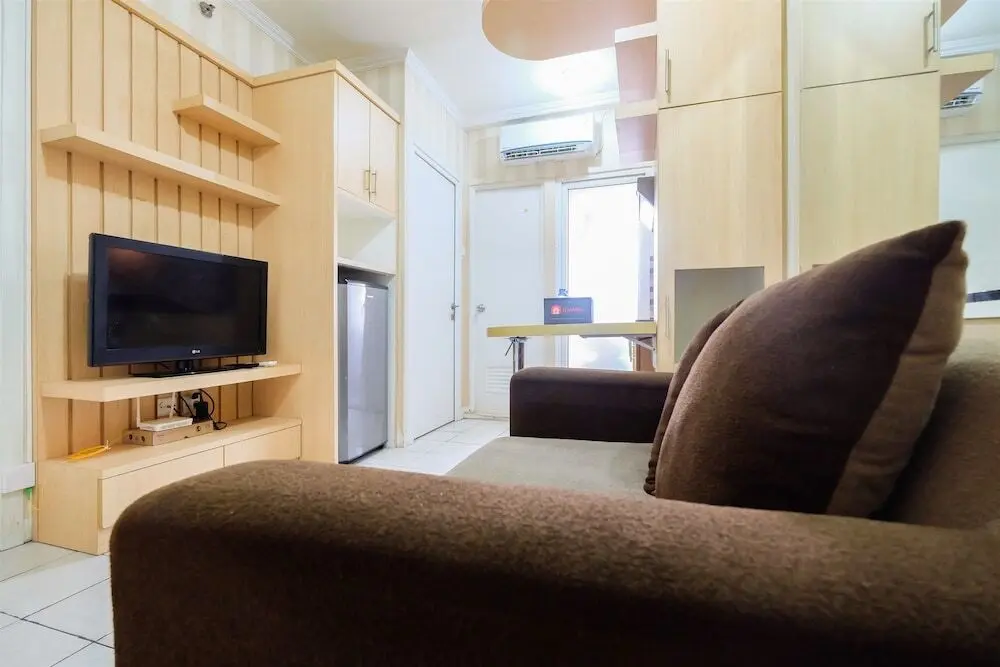 Джакарта: Budget 2Br Green Pramuka City Apartment