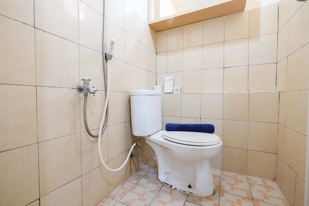 Джакарта: Budget 2Br Green Pramuka City Apartment