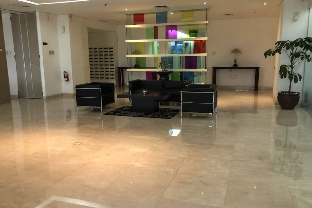 Джакарта: Premium Location 2BR Apartment @ FX Residence